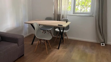 Ne Laprake, Prane Supermarket KMY, Shitet Apartament 1+1, Me Planimetri Te Rregullt!!!