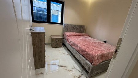 Tek Rruga E Elbasanit, Jepet Me Qira Dublex 2+1+2, Totalisht I Mobiluar!!!