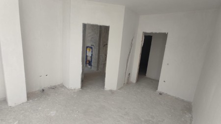 Ne Gjirin e Lalzit, Shitet Super Apartament 3+1+2 Nje Minute Larg Detit!!!