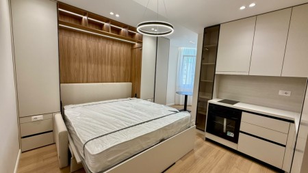 Tek Komuna E Parisit, Shitet Garsoniere Totalisht E Investuar, Mundesi Ideale Investimi !!