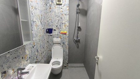 Tek Selvia, Jepet Me Qira Apartament 1+1, I Sapo Investuar !!!