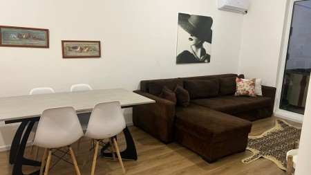 Ne Fresk Tek Rezidenca OxA, Jepet Me Qira Apartament 1+1, Ideal Per Banim!!!