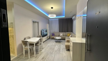 Prane Medresese, Jepet Me Qira Apartament 1+1 Ideal Per Banim !!!