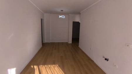 Ne Fresk, Shitet Apartament 2+1+2, I Sapo Investuar !!!