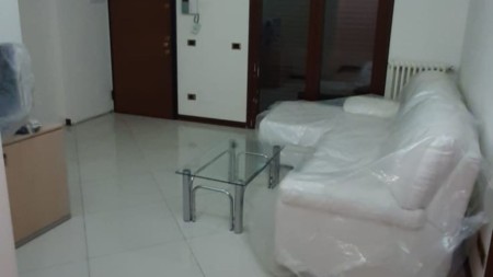 Ne Kinostudio, Jepet Me Qira Apartament 1+1, Ideal Per Banim !!!