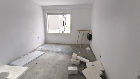 Tek "Space City" Ne Paskuqan, Shitet Apartament 2+1+2, Me Kubature Te Rregullt !!!
