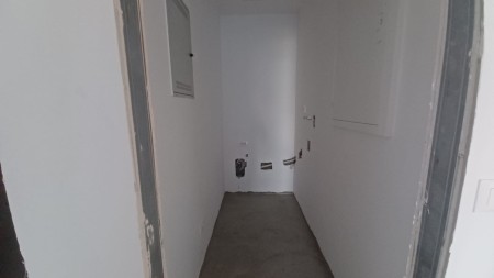 Tek Vertikal Forest, Perballe Stadiumit Air Albania, Jepet Me Qira Ambient Ideal Per Zyra Apo Klinika !!!