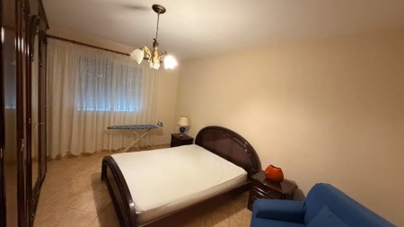 Ne Porcelan Mbrapa UET, Jepet Me Qira, Apartament 2+1 Gati Per Banim !!!