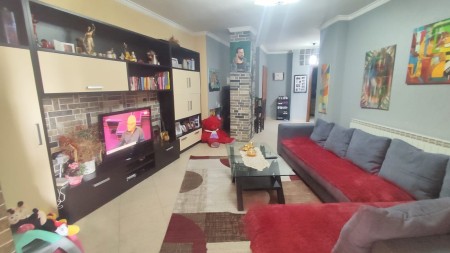 Ne Astir, Shitet Apartament 2+1 Me Hapesira Te Bollshme!!!