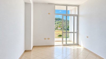 Ne Astir, Shitet Apartament 2+1 Me Planimetri Perfekte !!!