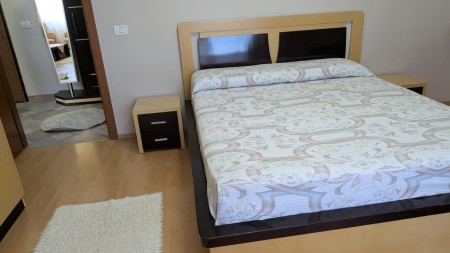 Tek Shkolla Baletit, Jepet Me Qira Apartament 1+1, Gati Per Banim!!!