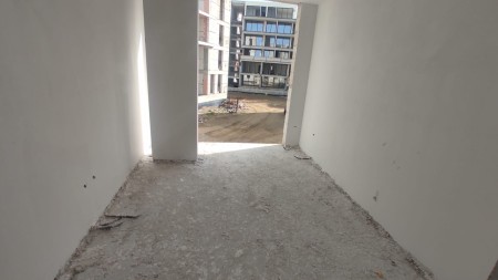 Ne Gjirin e Lalzit, Shitet Super Apartament 3+1+2 Nje Minute Larg Detit!!!