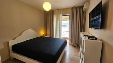 Tek Liqeni I Tiranes, Jepet Me Qira Super Apartament 2+1, Totalisht I Mobiluar !!