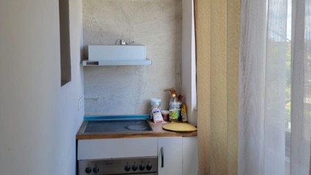 Ne Allias, Jepet Me Qira Apartament 1+1, Gati Per Banim !!!