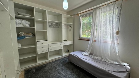 Tek Rezidenca Kodra Diellit 1, Jepet Me Qira Apartament 2+1, Totalisht I Mobiluar !!