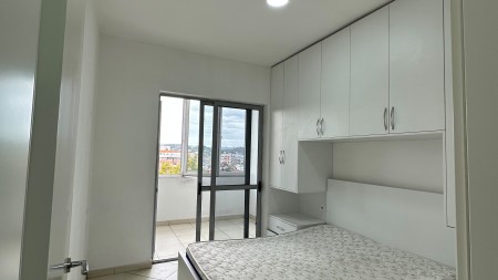 Tek Kthesa E Kamzes, Shitet Apartament 1+1, Buze Rruges Kryesore !!!