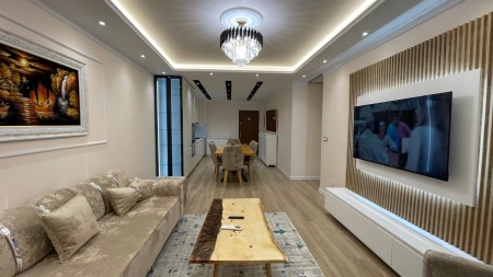 Tek Liqeni I Thate, Jepet Me Qira Apartament 2+1+2, Me 2 Poste Parkimi Te Perfshira Ne Cmim!!!