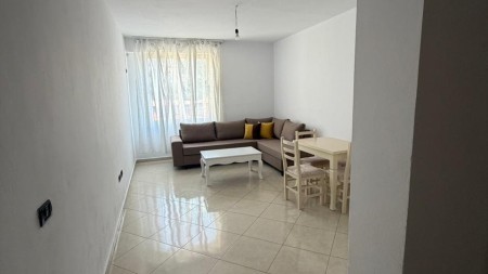 Ne Fresk, Jepet Me Qira, Apartament 2+1 I Mobiluar!!