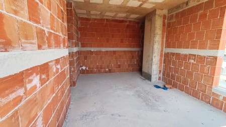 Tek Fusha E Aviacionit, Kompleksi Mivita, Shitet Apartament 2+1 Me Planimteri Te Rregullt!!