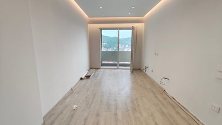Tek Kompleksi Tirana Golden Park 3, Shitet Apartament 1+1, Me Planimetri Perfekte!!