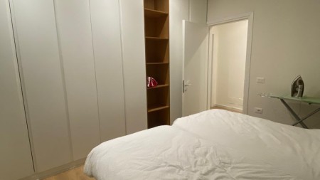 Tek Liqeni I Thate, Jepet Me Qira Apartament 3+1+2 !!!