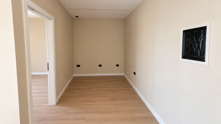 Tek Mozaiku I Tiranes, Shitet Apartament 1+1 Me Planimetri Te Rregullt!!