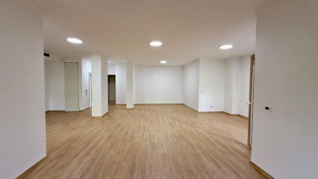Tek 9-Kateshet, Jepet Me Qera Ambient Open Space, I Pershtatshem Per Zyra !