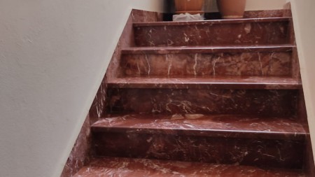 Ne Bllok, Jepet Me Qira Apartament 1+1, I Mobiluar !!