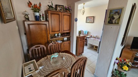 Tek Rruga Bardhyl, Shitet Apartament 2+1, Mundesi Per Investim !!