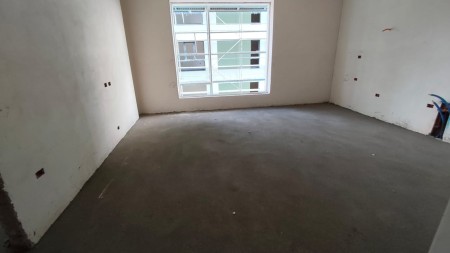 Tek Splendor Residence ,Shitet Apartament 2+1+2 Me Planimetri Te Rregullt!!