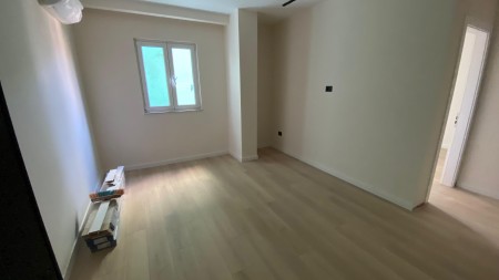 Ne Komune Te Parisit Shitet Apartament 1+1 Perfekt Per Investim!!
