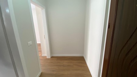 Ne Astir, Shitet Apartament 1+1, Me Planimteri Perfekte !!