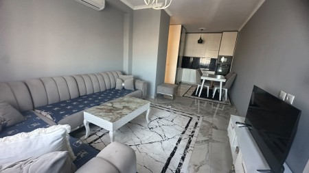 Perballe QSUT, Jepet Me Qira, Super Apartament 2+1, Totalisht I Investuar !!