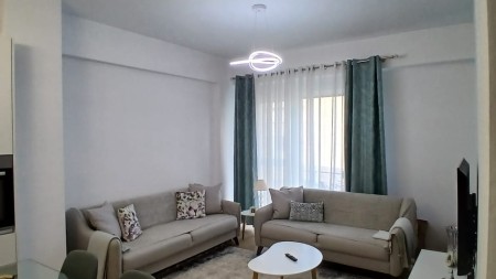 Tek Rr. Siri Kodra, Ne Kompleks Te Ri, Jepet Me Qira Apartament 2+1 I Mobiluar !!!