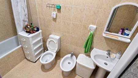 Tek Oxhaku, Jepet Me Qira, Apartament 2+1 Me Hapesira Te Bollshme !!!