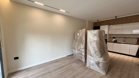 Tek Kompleksi Paralel Living, Shitet Apartament 1+1,  I mobiluar !!!