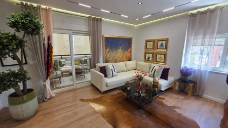 Ne Fillim Te Don Boskos, Prane Zogut Te Zi, Shitet Super Apartament 2+1 I Rikonstruktuar !!!