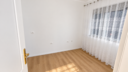 Ne Fresk, Shitet Apartament 2+1+2, I Sapo Investuar !!!