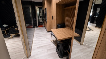Tek Stadiumi Dinamo, Prane Rruges Kryesore, Shitet Apartament 1+1 Ideal Per Banim Ose Investim !!!