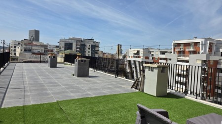 Shitet Penthouse Tek Tregu Elektrik 2+1 Me Pamje Spektakolare!!!