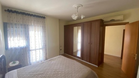 Tek Zogu i Zi, Shitet Apartament 2+1+2 Me Pamje Te Lire!!!