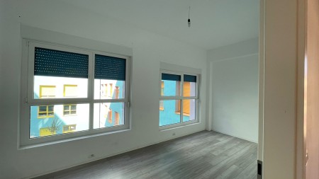 Tek Kompleksi Mangalem, Jepet Me Qira Apartament 1+1 Ne Ndertim Te Ri!!
