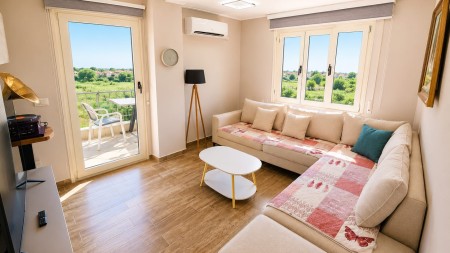 Okazion!! Prane Orikum Marina, Shitet Apartament 2+1 E Mobiluar, Vije E Pare Me Detin !!!