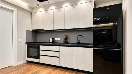 Tek Komuna E Parisit, Shitet Super Apartament 1+1, Mundesi Ideale Investimi !!