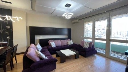 Ne Astir, Shitet Apartament 2+1 Me Hapesira Te Bollshme!!