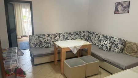 Ne Allias, Jepet Me Qira Apartament 1+1, Ideal Per Banim !!!