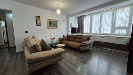 Tek Fusha E Aviacionit, Shitet Apartament 2+1 Me Strukture Te Rregullt !!