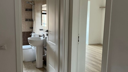 Ne Myslym Shyr, Prane Shkolles Pjeter Budi, Shitet Apartament 1+1 I Investuar Me Orientim Perfekt !!!