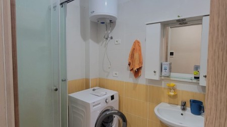Ne Astir, Jepet Me Qira Apartament 1+1, Gati Per Banim!!!