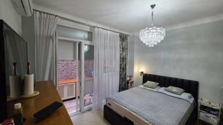 Tek Liqeni I Thate, Shitet Super Apartament 2+1+2 Me Cmim Okazion !!